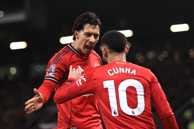 CĐV MU phát cuồng vì màn trình diễn của Lisandro Martinez_694f7ba7dba5c.jpeg