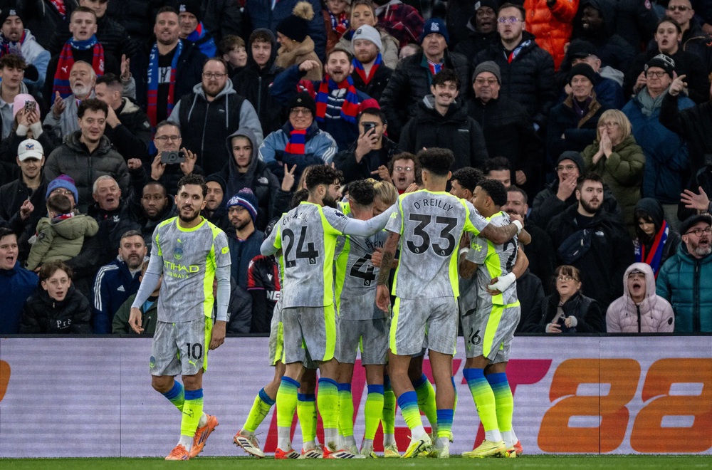 Cuộc đua vô địch Premier League: Bóng ma Man City rình rập Arsenal_694261faca617.jpeg