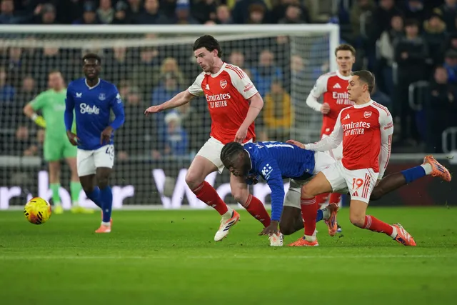 Hạ Everton tối thiểu, Arsenal trở lại ngôi đầu Premier League_694f7d4b05078.webp