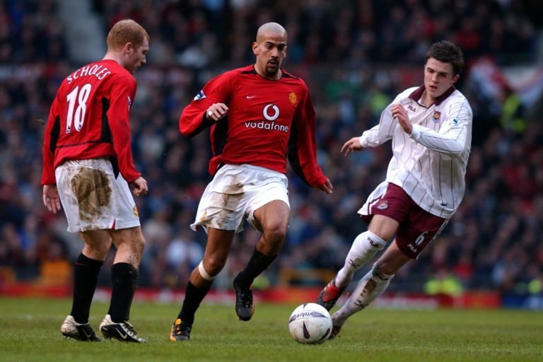Paul Scholes: “Tôi và Veron là một thảm họa” khi đá cặp ở Man United_69428f4058ec5.jpeg