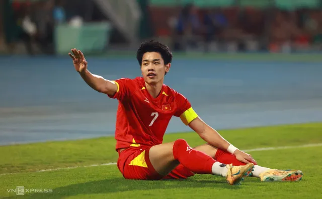 HLV Kim Sang-sik xác nhận Đình Bắc vắng mặt trận ĐT Việt Nam gặp Malaysia_698330d59b724.webp